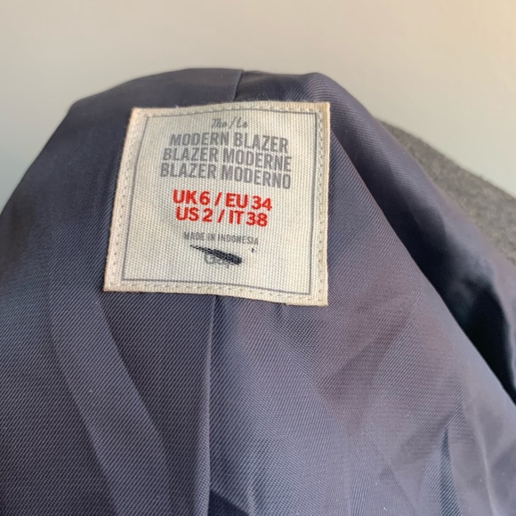 Gray Blazer with Black trim by GAP - Picture 11 of 11
